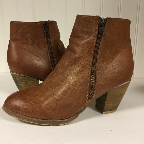 UO Ecote Eliana Double Zip Brown Ankle Booties - Picture 2 of 8
